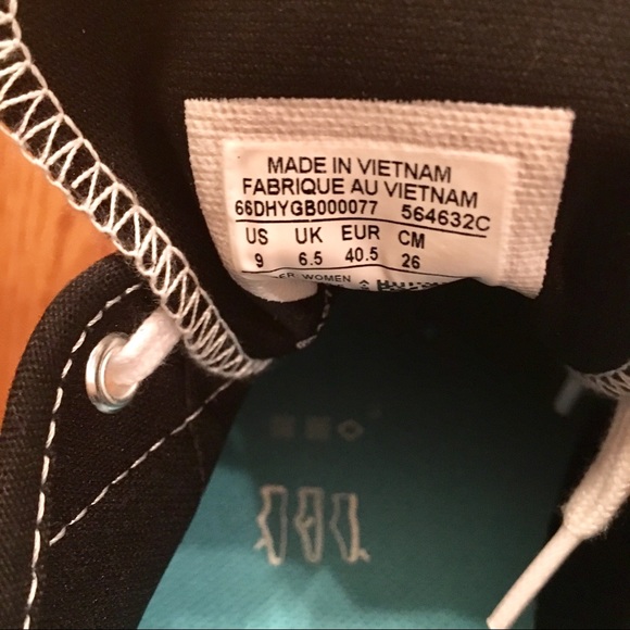 NWOT Converse Hello Kitty Womens Size 9 Black - Picture 5 of 6